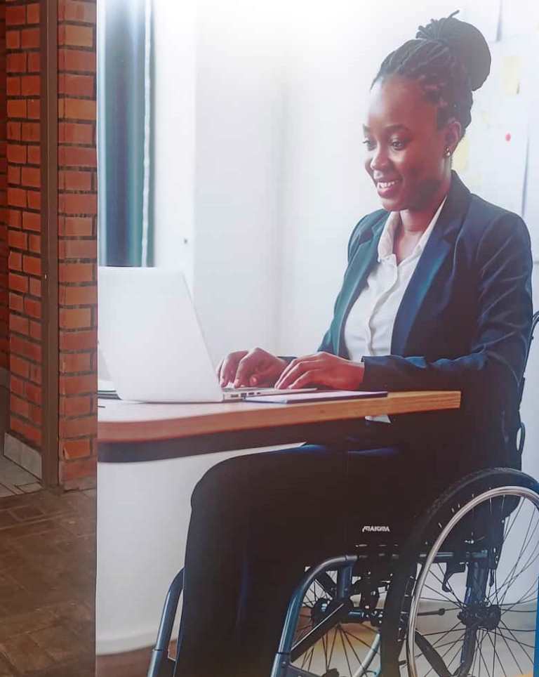 Abafite ubumuga barashoboye kuko niba afite ubumuga bw'ingingo ntabwo byamubuza gukora akazi