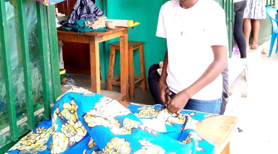 Rwezamenyo: Uko abagore bafite ubumuga bwo kutavuga bahagurukiye kwihangira umurimo